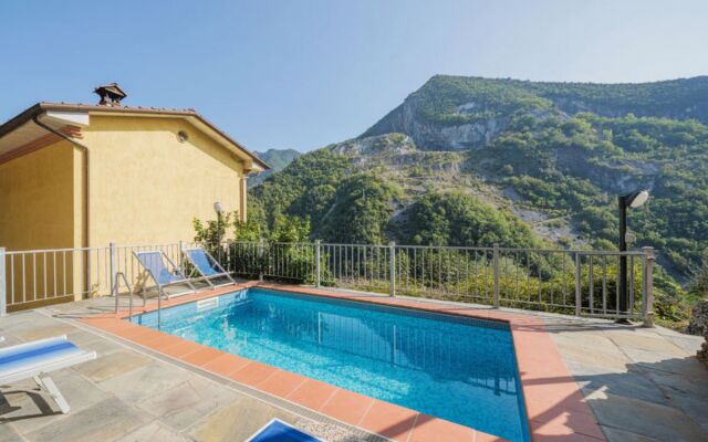 House LAia Seravezza