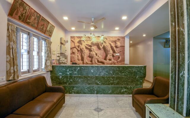 OYO 15199 Hotel Shree Maya