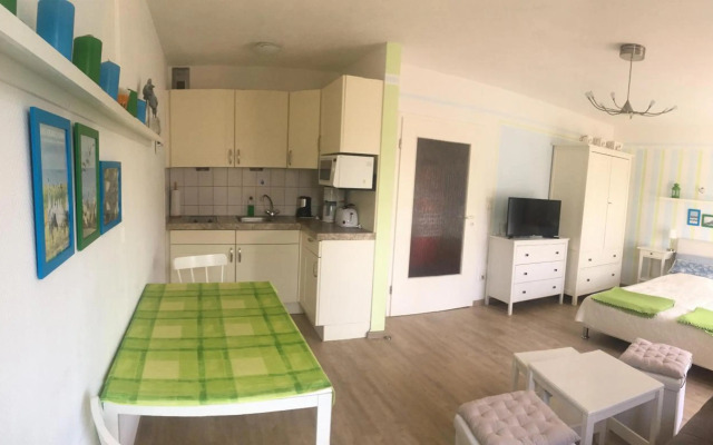 Studio 8 im 1 OG Haus Stranddistel, schones Studio fur 2 Personen in Zingst, Hund erlaubt