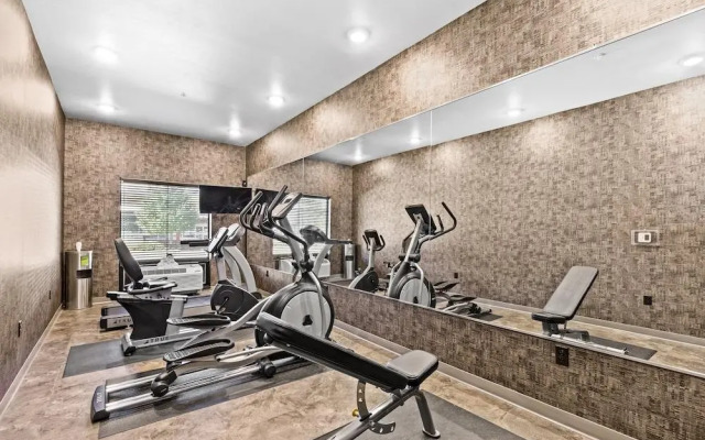 Cobblestone Hotel & Suites - Superior