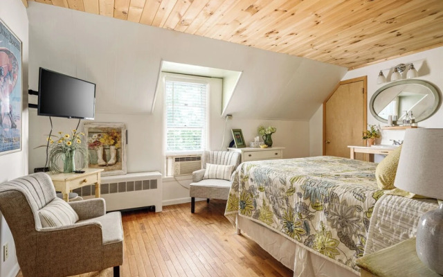 The Cottonwood Inn B&B