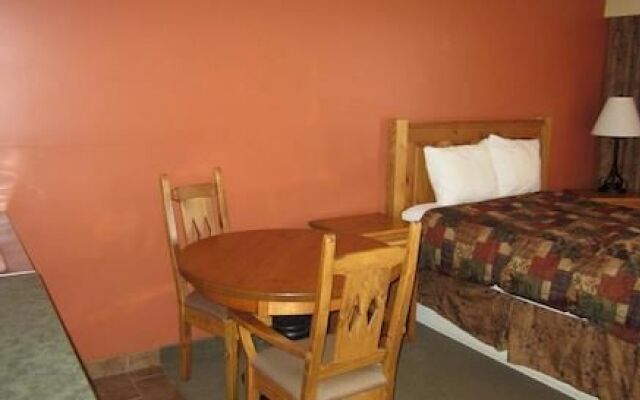 The Pinecone Inn & Suites