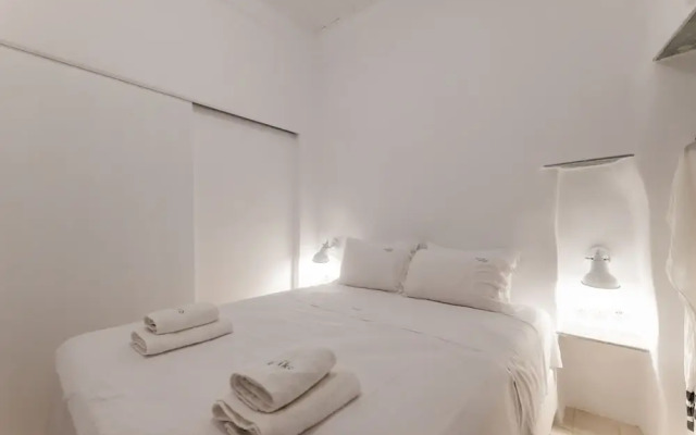 aniko suites White Alley