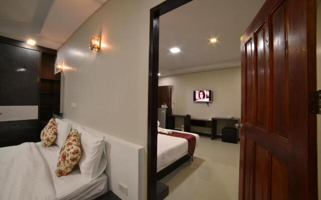 Gold Airport Suites