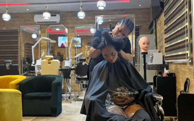 Ice Suites And Apartment