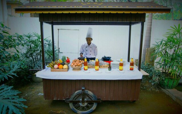 Yadanarpon Dynasty Hotel