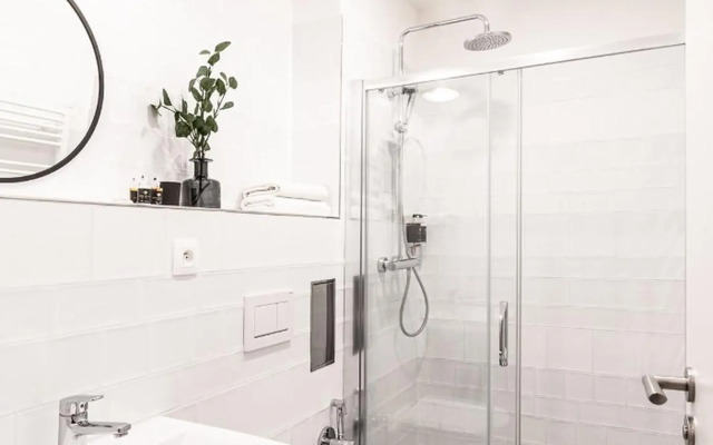 TurnKey Apartment Train Station