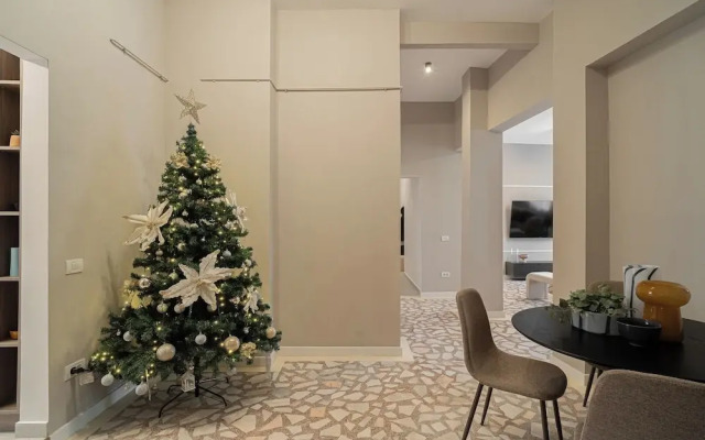 Loggia & Luxe 5BR Penthouse in Universitatii Area