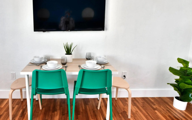 Broadway Suites Downtown by RocketStay