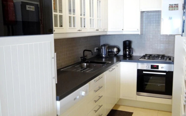 Coastal Comfort With Garage