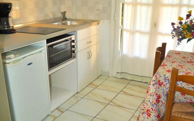 Apartments Maria With Pool - Agios Gordios Beach