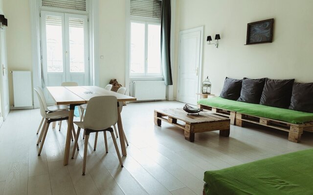 József - Group Apartment with Sauna