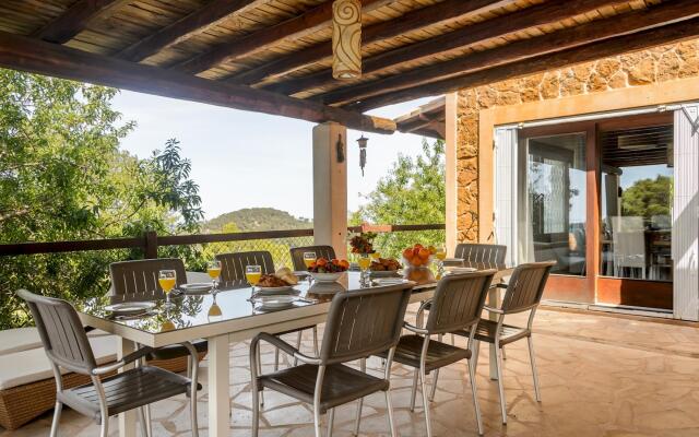 New! Villa Savinar in Es Cubells