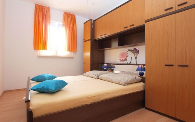 Apartment 1432