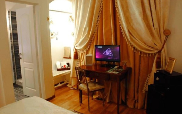 Grand Boutique Hotel