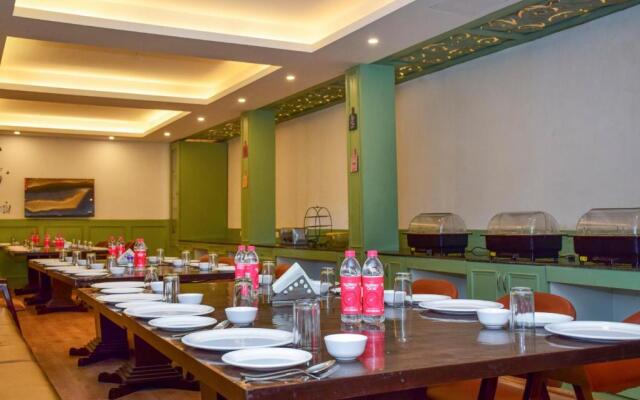 Hotel Glenroy By DLS Hotels