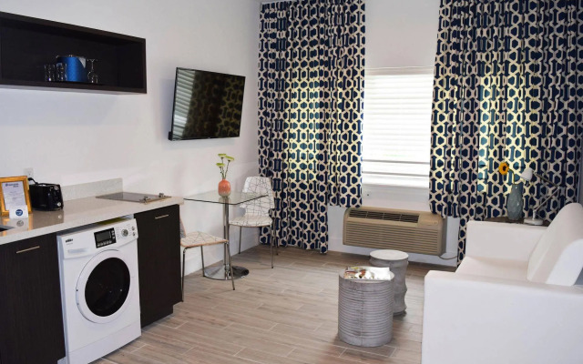 Oceanside Hotel and Suites