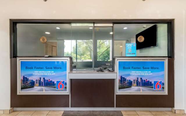 Motel 6 Rolling Meadows, IL - Chicago Northwest