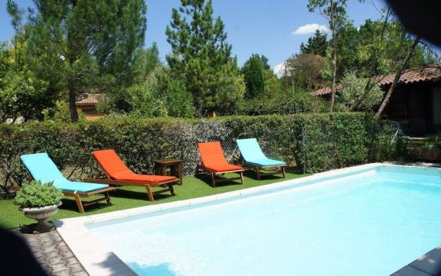 Grand Travers - Location vacances avec piscine proche d'Uzès - Gard -