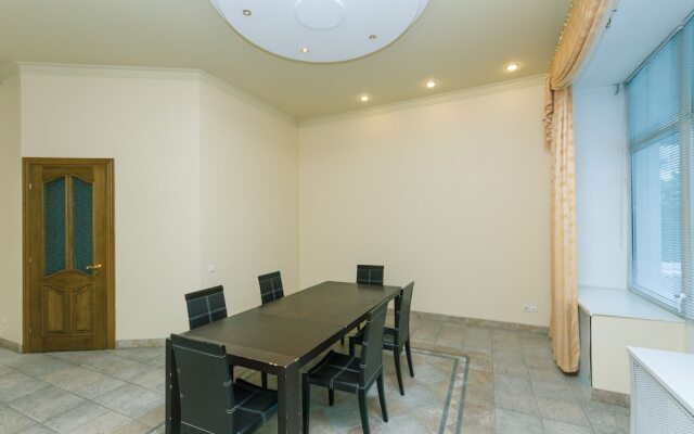 Palace of Sport Apartment