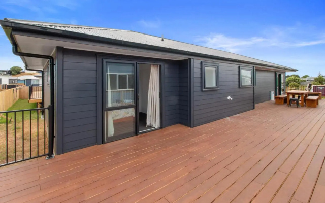 Sandy Shores - Waihi Beach Holiday Home
