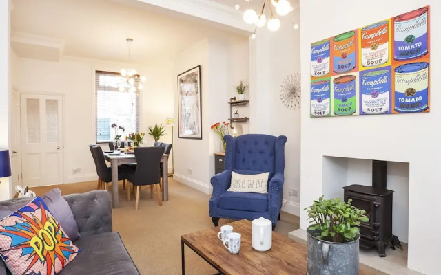 Riverside Walk House