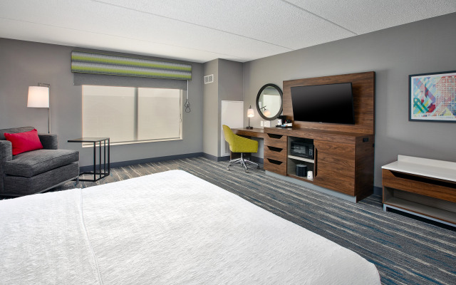 Hampton Inn & Suites Cleveland-Beachwood