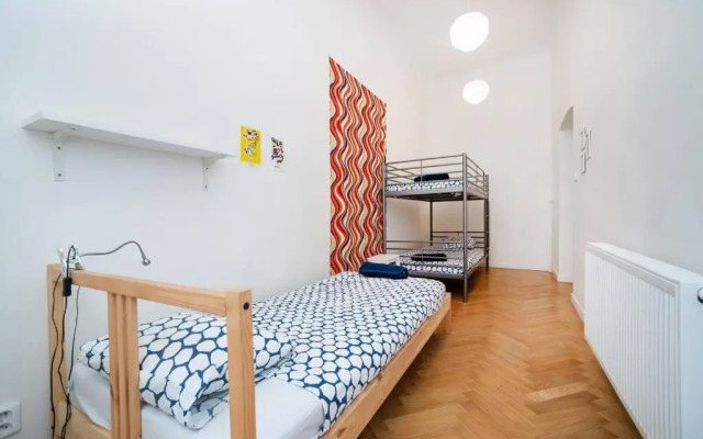 Bright, Spacious Apartment in the Historic Centre