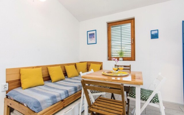 Beautiful Apartment in Maslenica With 1 Bedrooms and Wifi