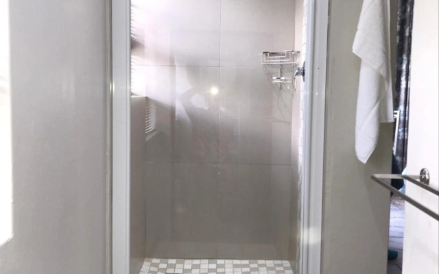 Cul de Sac - Accommodation