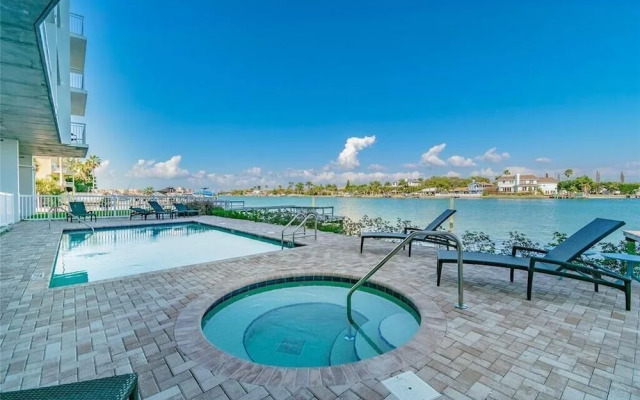 Oceana 204 East