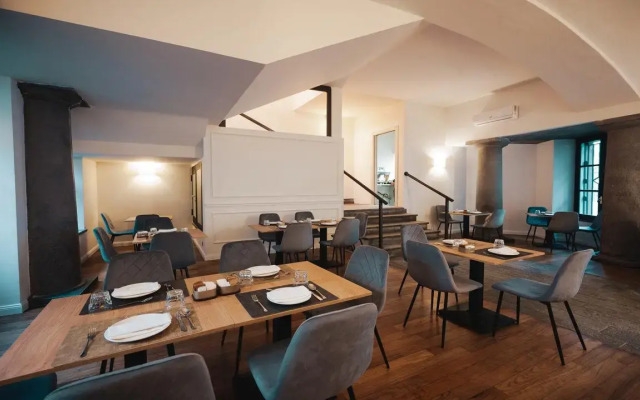 Carlo Felice Square Apt