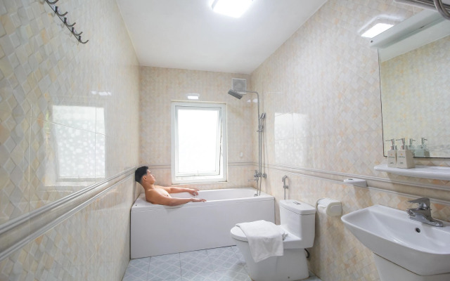 Thung Nham Hotel & Resort