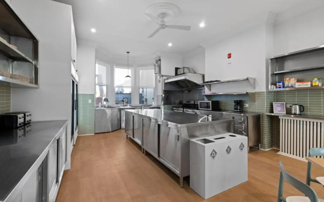 HI Hostelling International Hostel - Halifax