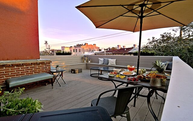 Sprawling Penthouse with Rooftop Deck Blocks from the River