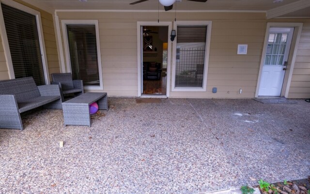 3Bdrm 2.5Bath 6Beds - Pool House