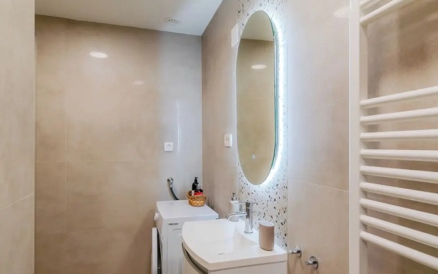 Peaceful Nest In City Center