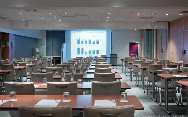 Отель Mercure Paris Centre Tour Eiffel 