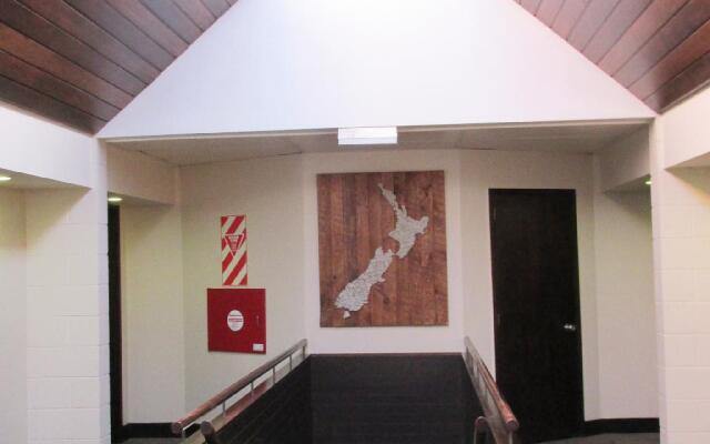 136 On Bealey - Motel