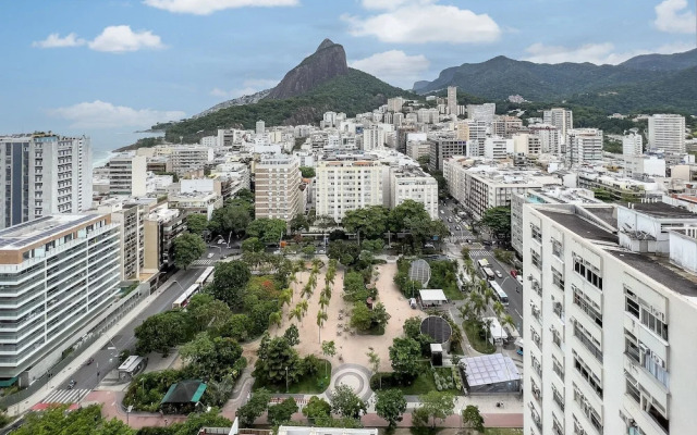 (902-A) Apartamento com Suíte no Coração Leblon