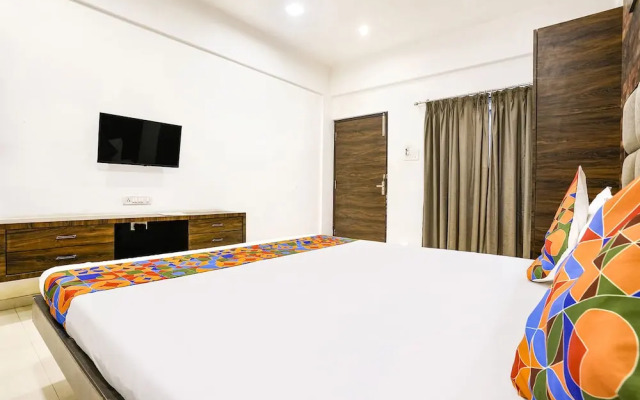 Fabhotel Blue Roof Sea Side