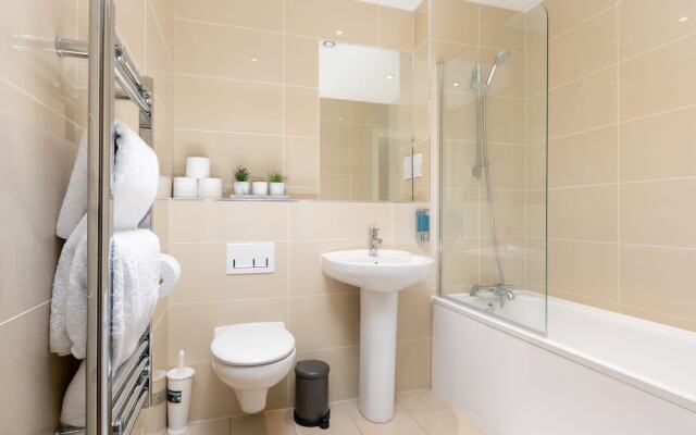 Skyvillion Tower Points - Tower Point Lovely apartment in Enfield London