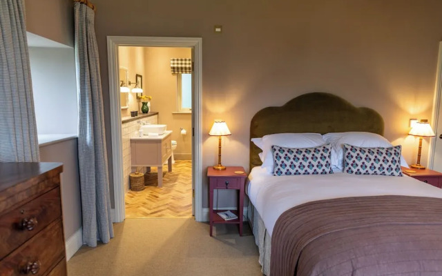 The Kirkstyle Inn & Sportsman's Rest