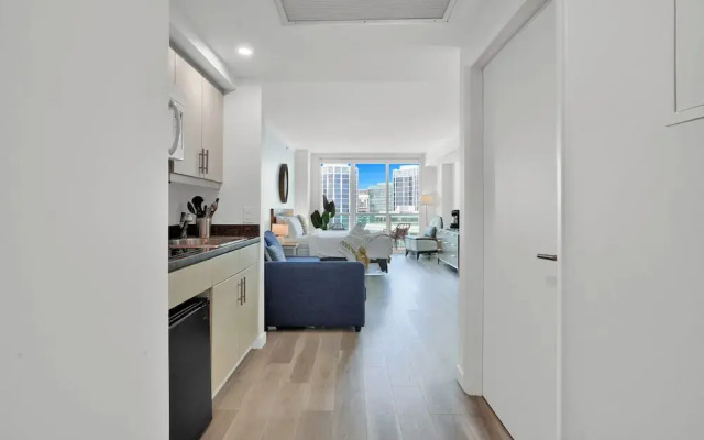 Beautiful Blue Gold Studio Ocean View