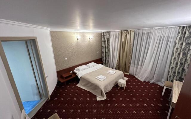 Crescent Hotel