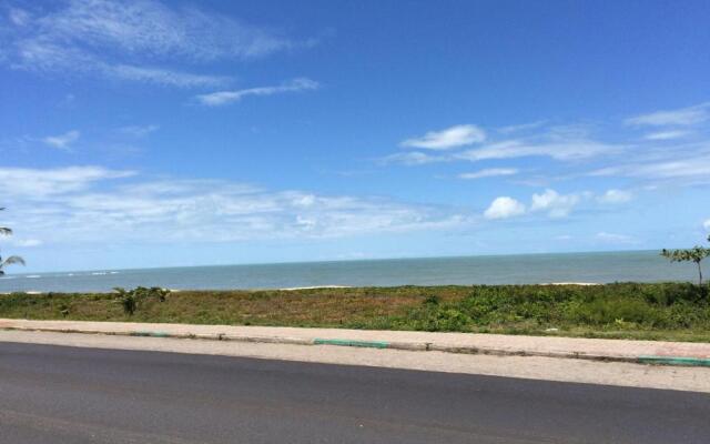 Casa frente praia na av beira mar com piscina