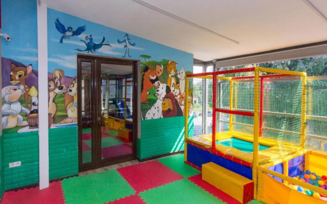 Hotel Lirak
