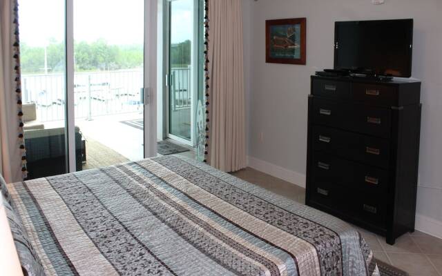 Whar305x 2 Bedroom Condo