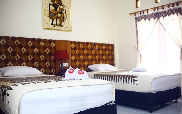 NIDA Rooms Padma 23 Monjali Jogja at Guest House Ndalem Padma Asri – Guest Rooms – Sleman