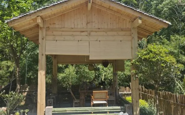 Tonglu Li Family Courtyard Slow Living Homestay